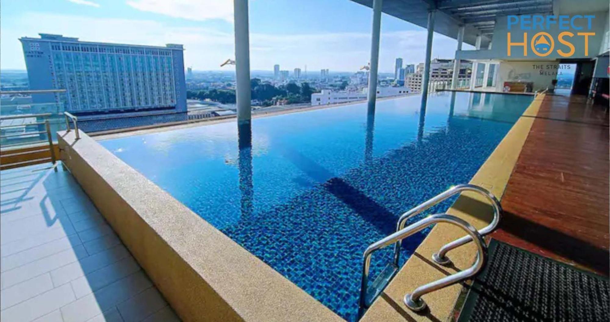 The Straits Melaka By Perfect Host Aparthotel Exteriör bild