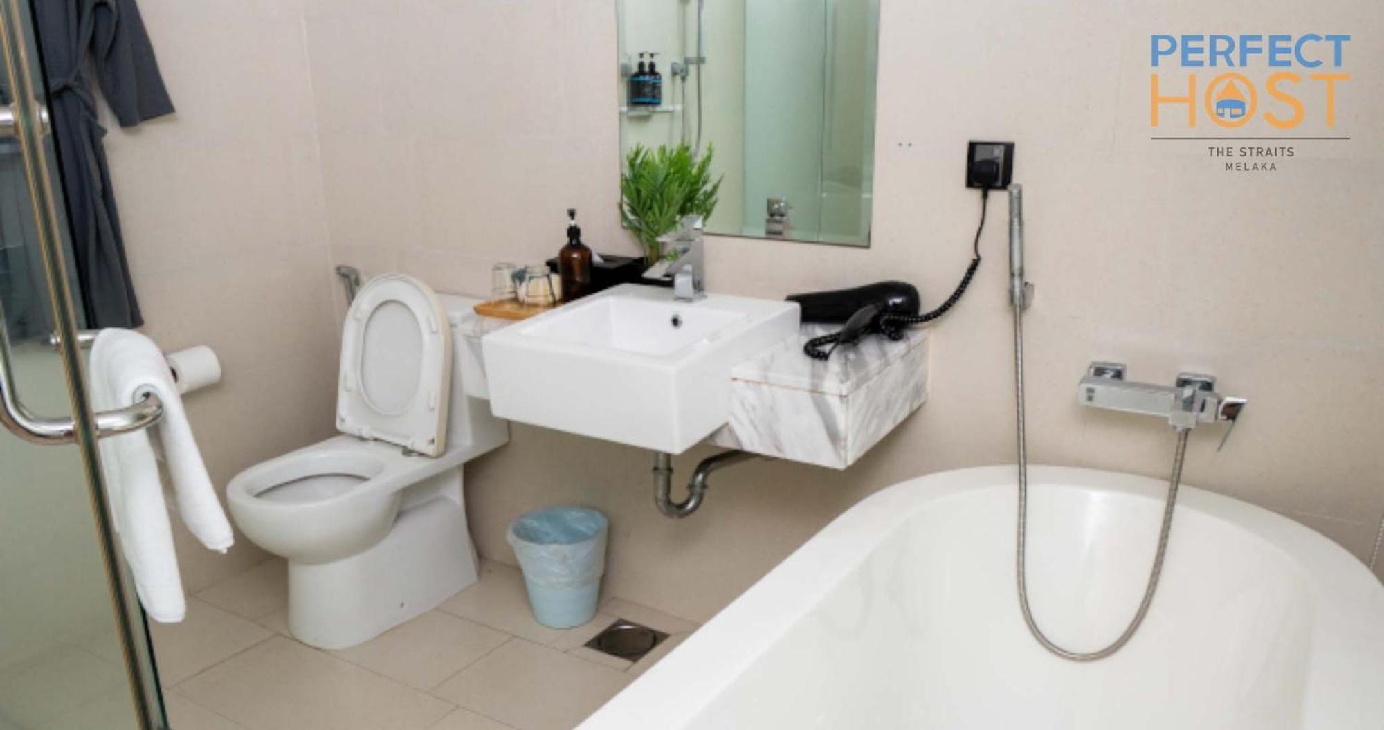 The Straits Melaka By Perfect Host Aparthotel Exteriör bild